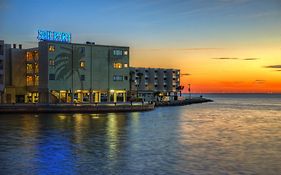 Sailport Waterfront Suites 3*